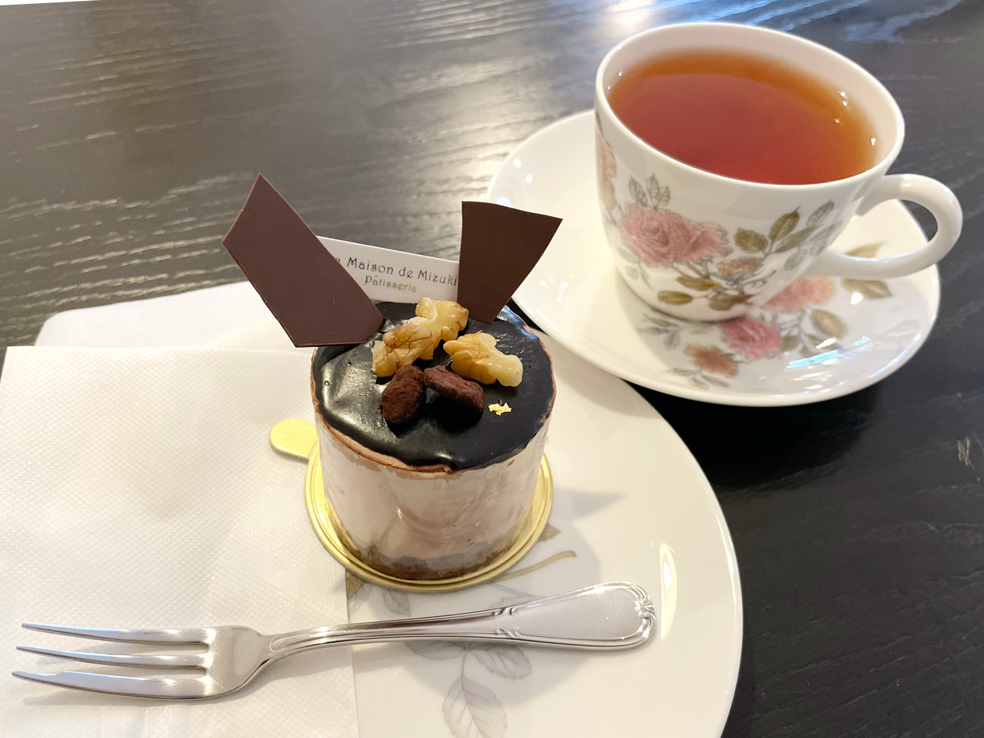 新作の加賀棒茶のケーキ