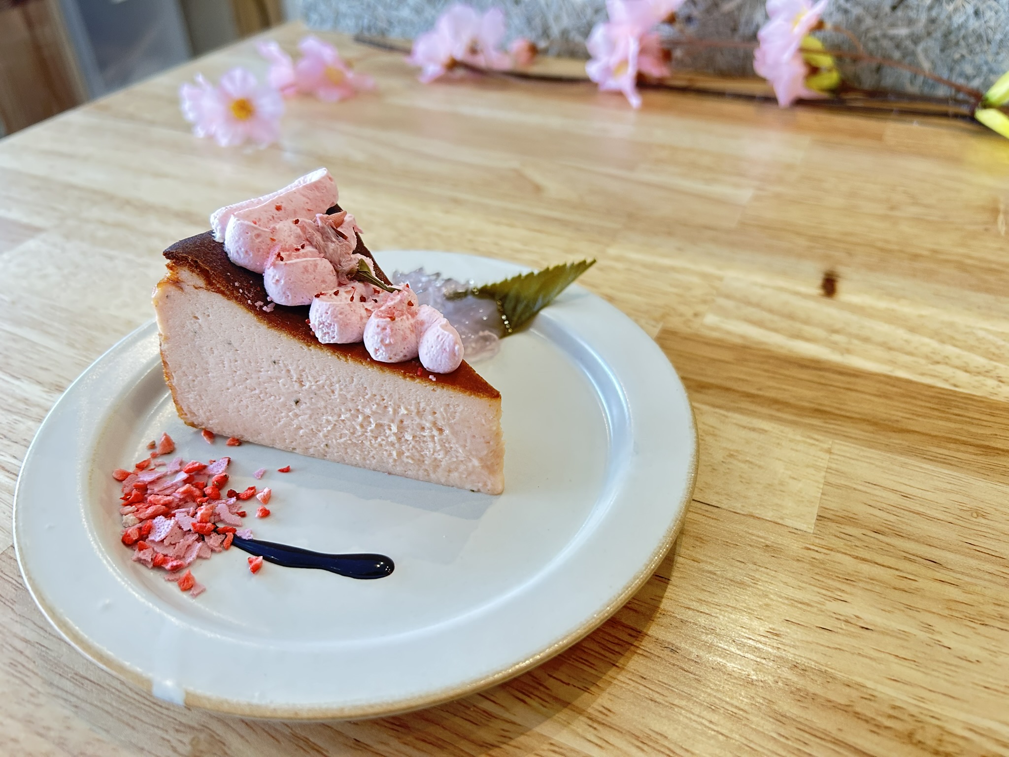 COWRITE COFFEEのさくらバスクチーズケーキ