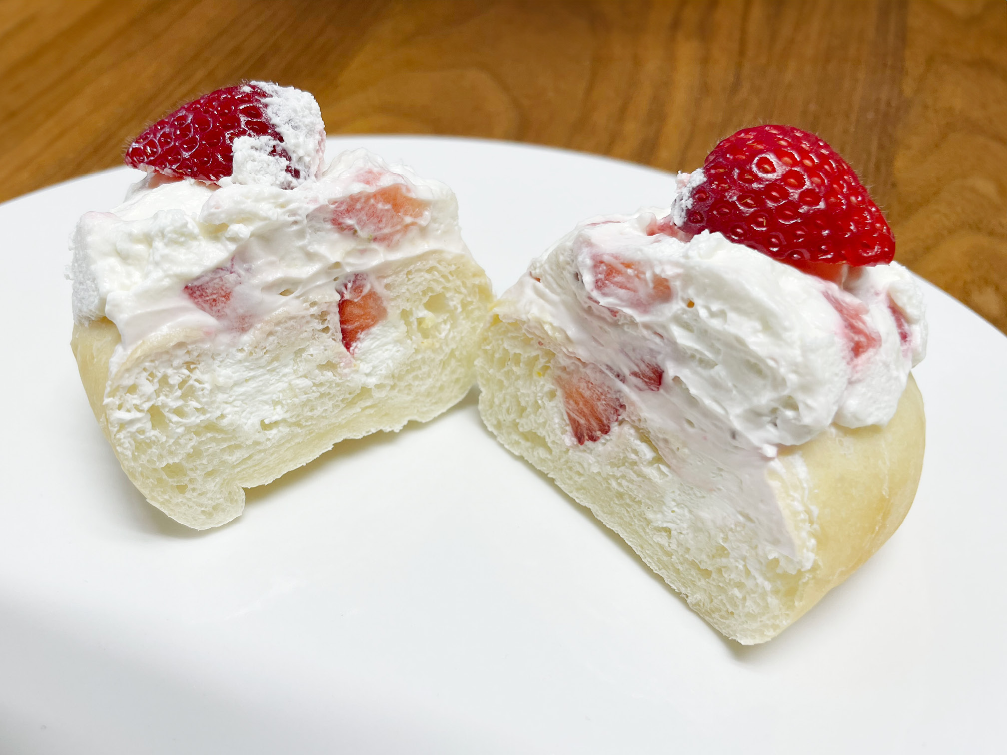 サンド専門店MAMAのクリームサンドイッチの断面