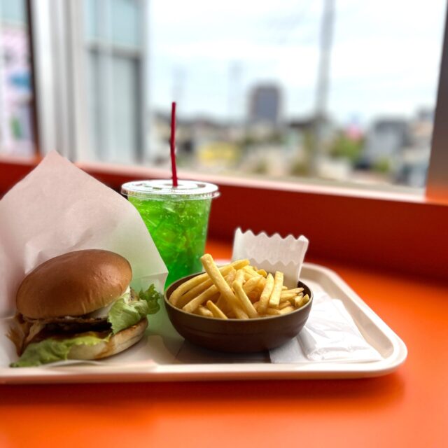 松村町｜「できたて」にこだわる。本格ハンバーガーとアサイーボウルが楽しめる「NEO BURGER（ネオバーガー）」