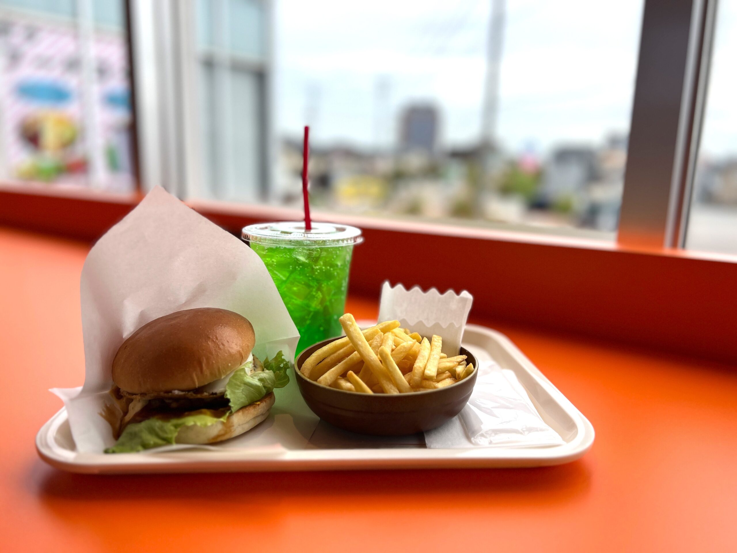 松村町｜「できたて」にこだわる。本格ハンバーガーとアサイーボウルが楽しめる「NEO BURGER（ネオバーガー）」