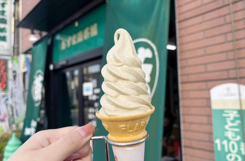 森本｜金沢初！お茶屋のこだわり加賀棒茶ソフトクリーム「あずま園」