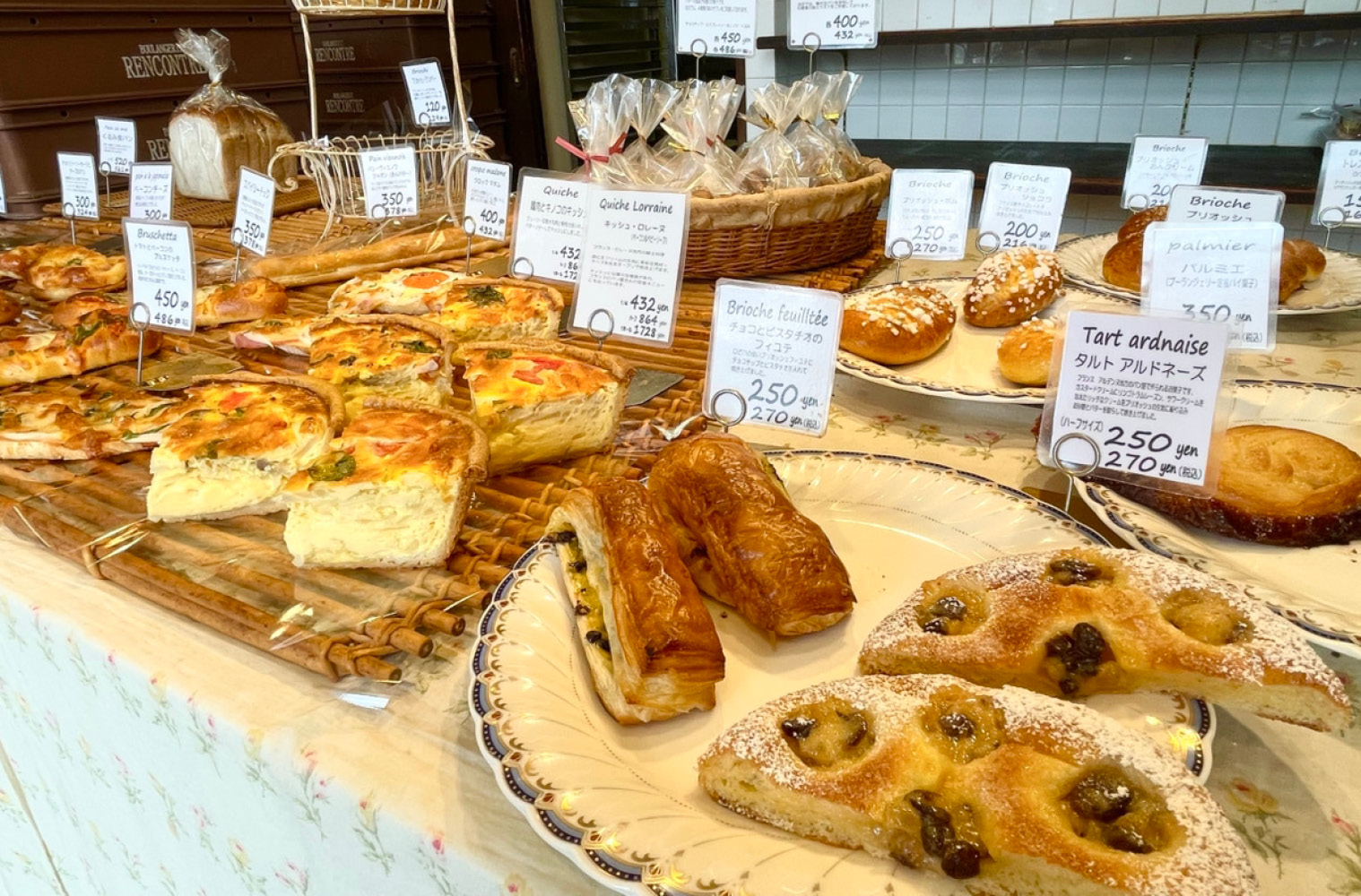 八日市出町｜気分はパリ旅行♪無添加パンが並ぶ「BOULANGERIE RENCONTRE（ブーランジェリー ランコントル）」