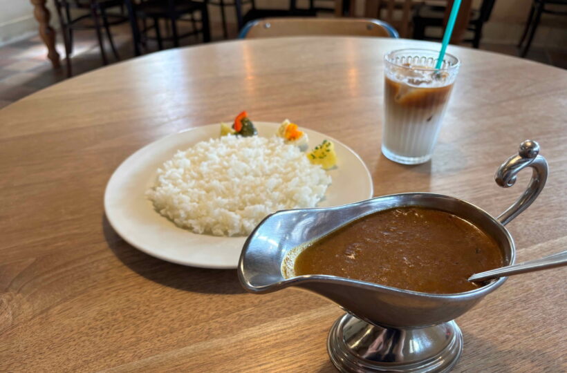四十万町｜旨みがしみわたる優しい味わい！店主の「好き」を突きつめたカレーのお店「カレー シエスタ」