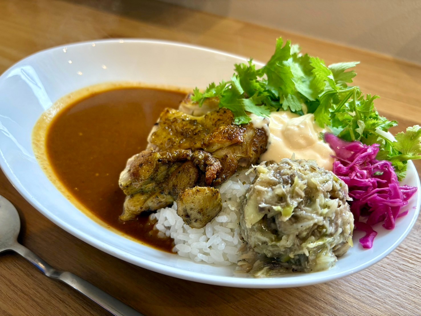 諸江町｜組み合わせ無限大！1度食べるとやみつきになるスパイスカレー「FRESH STREET CURRY（フレッシュストリートカレー）」