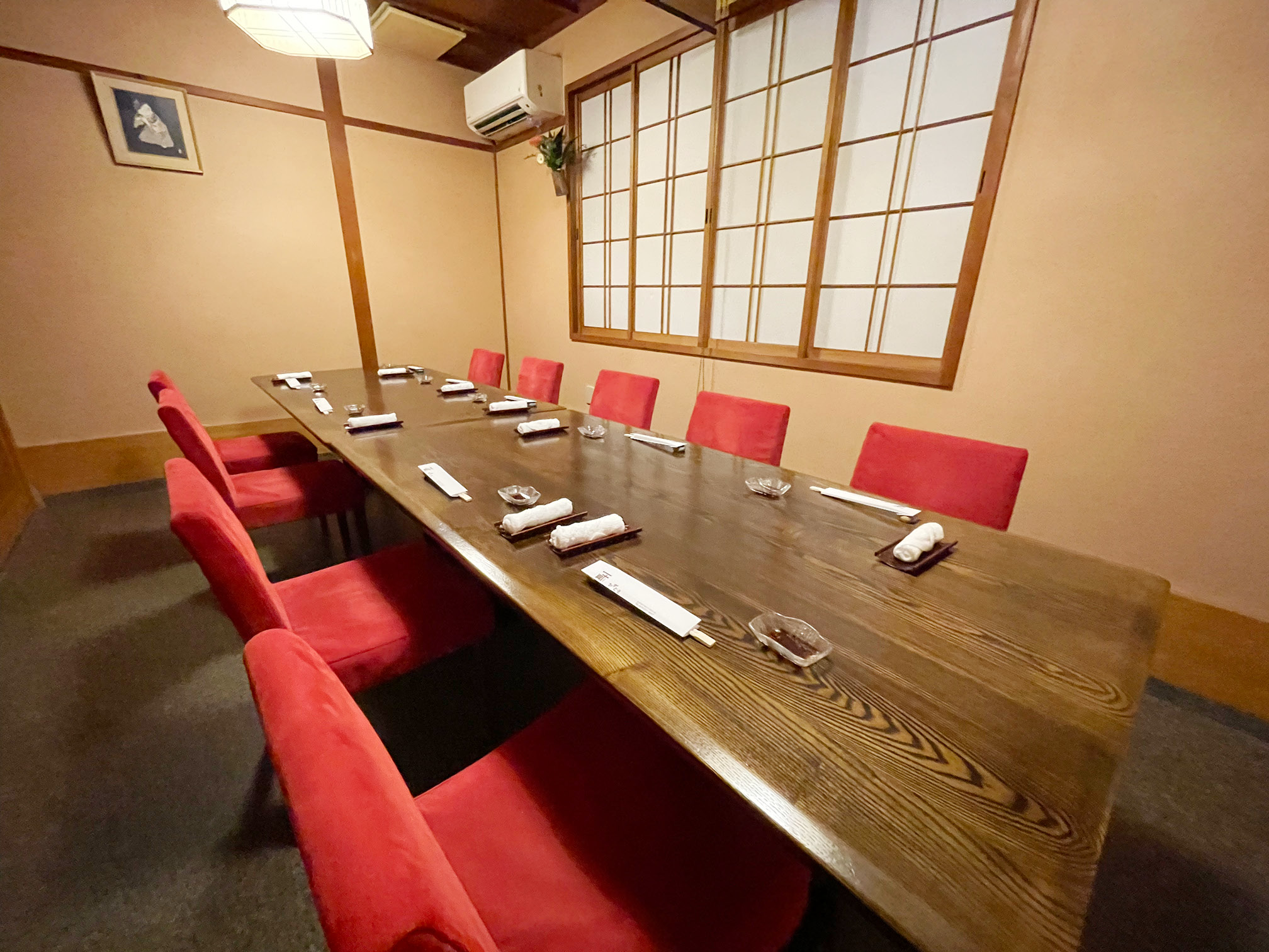一十百（かずとも）の団体席
