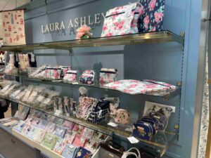 香林坊｜北陸唯一店舗で見つける新作・定番花柄ギフト！ ローラ アシュレイ