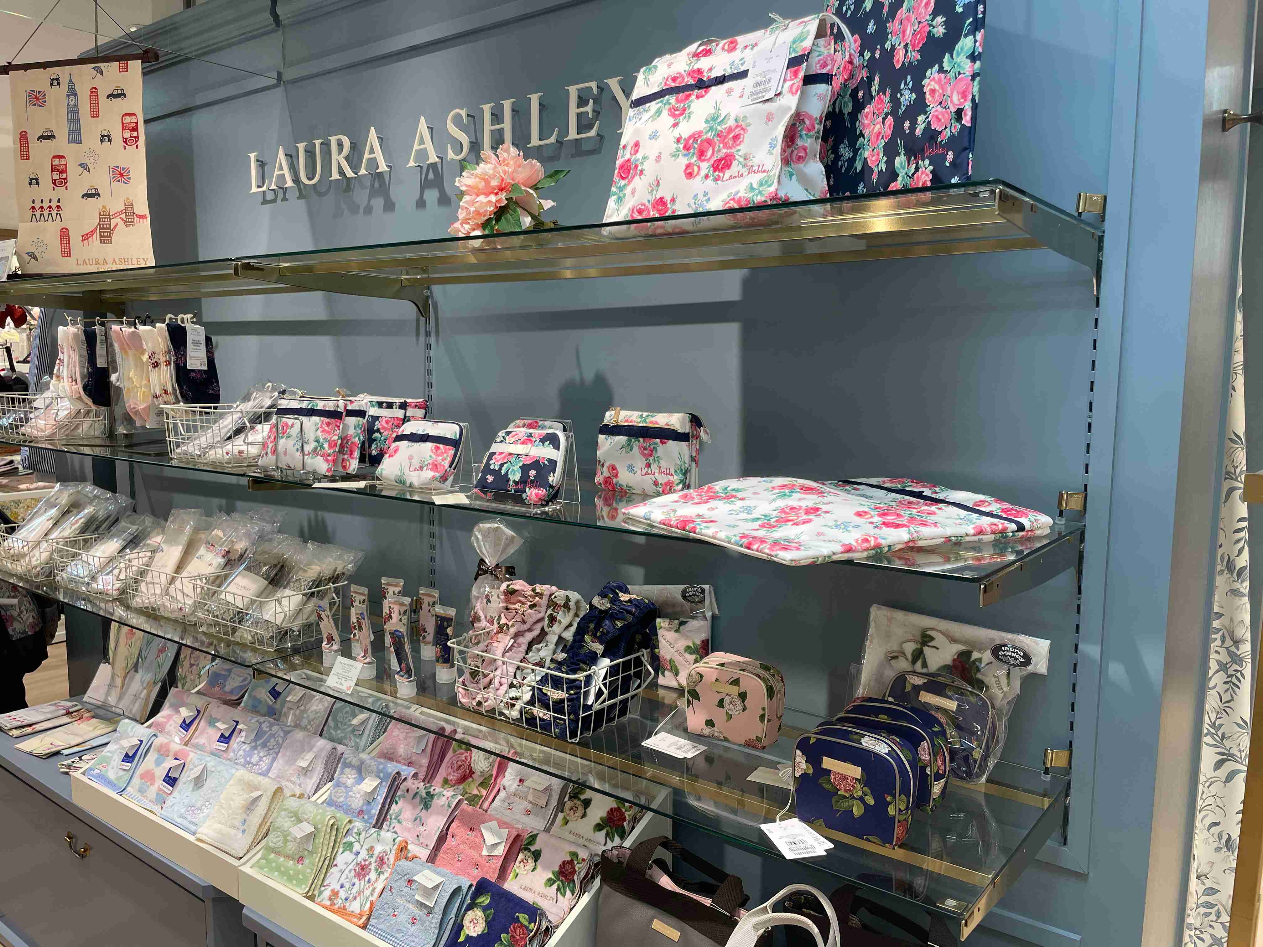 香林坊｜北陸唯一店舗で見つける新作・定番花柄ギフト！ ローラ アシュレイ
