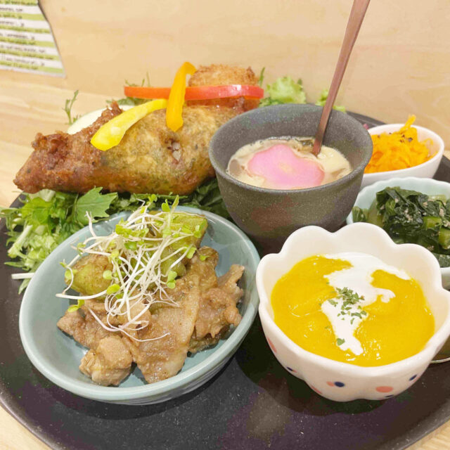本多町｜農場直送の彩り野菜ランチプレート「家庭料理と野菜マルシェ 畑の子」