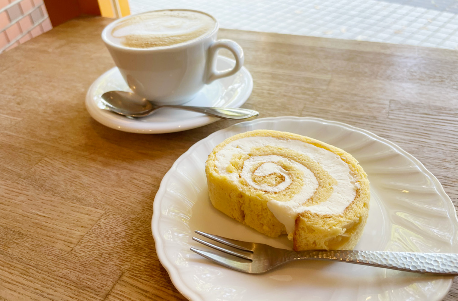 広坂｜金沢21世紀美術館近くで愛され続ける喫茶店「Café & Cake TOMO（カフェアンドケーキ トモ）」