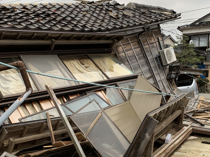 能登半島地震で壊れた家