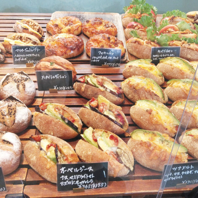 もりの里｜ここはまるでパリ！？本場フランスの味が楽しめるパン屋さん「ブーランジュリー パリカナ」