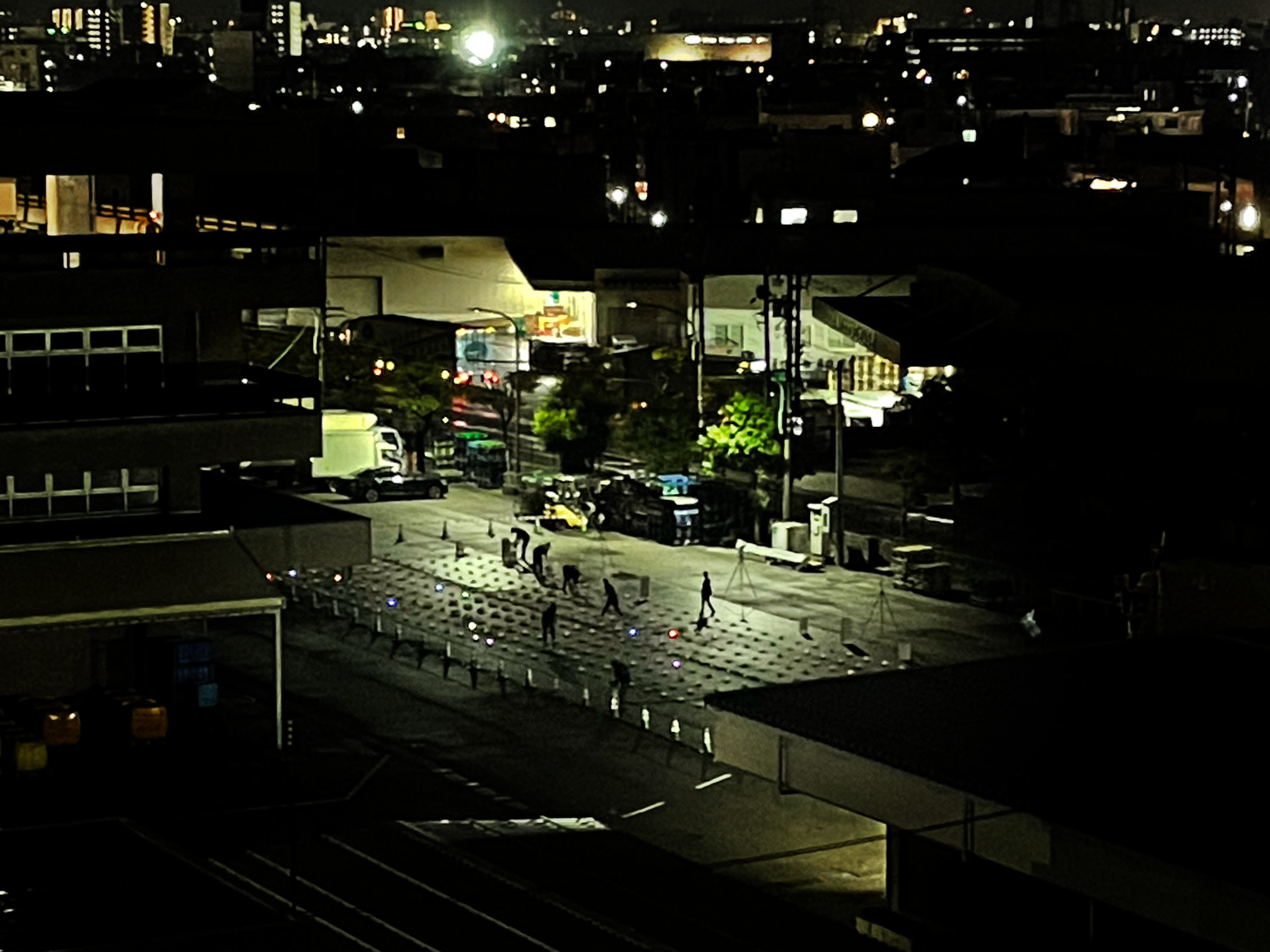 金沢市中央卸売市場に待機するドローン