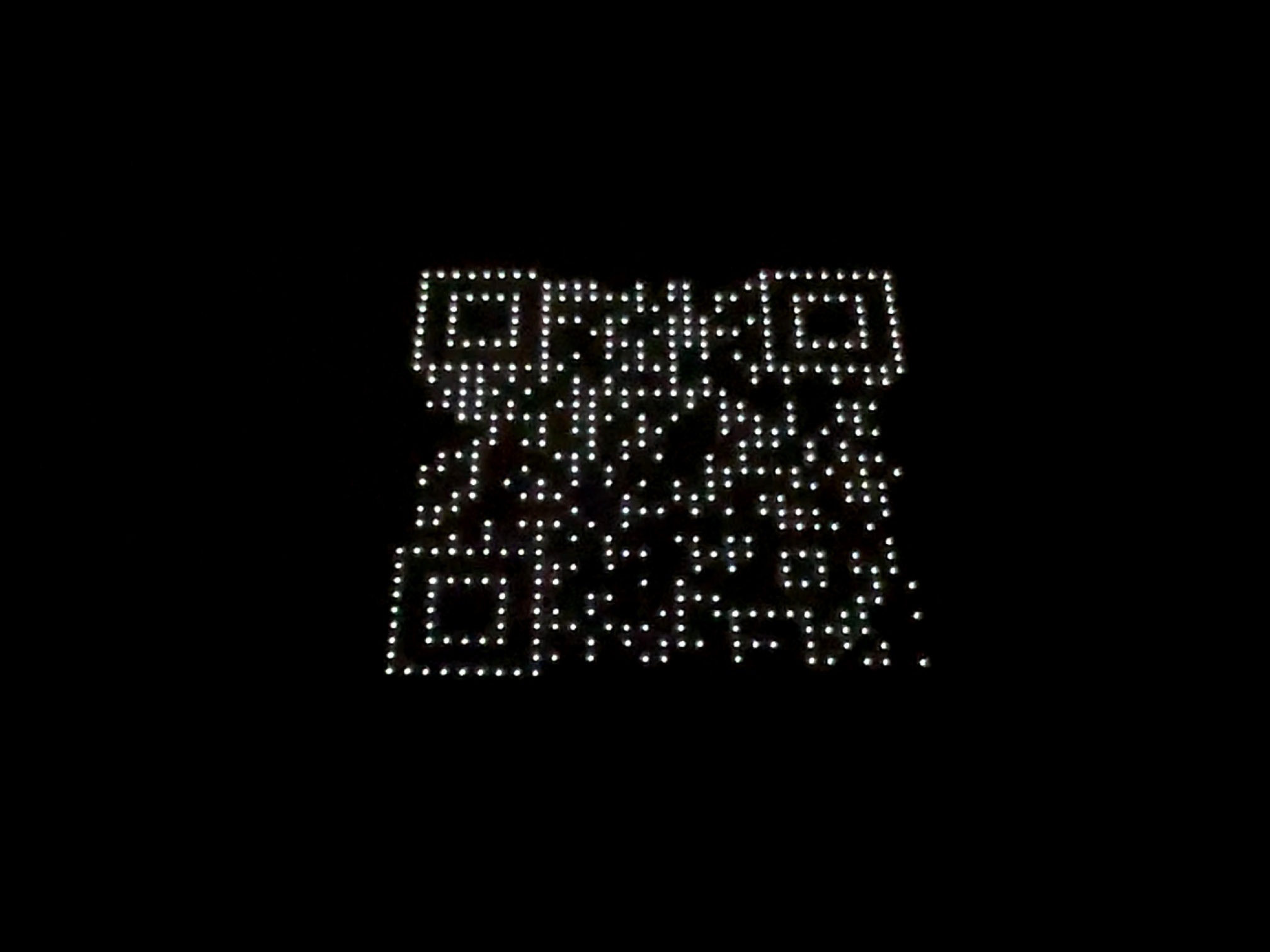 ドローンで描かれたQRコード