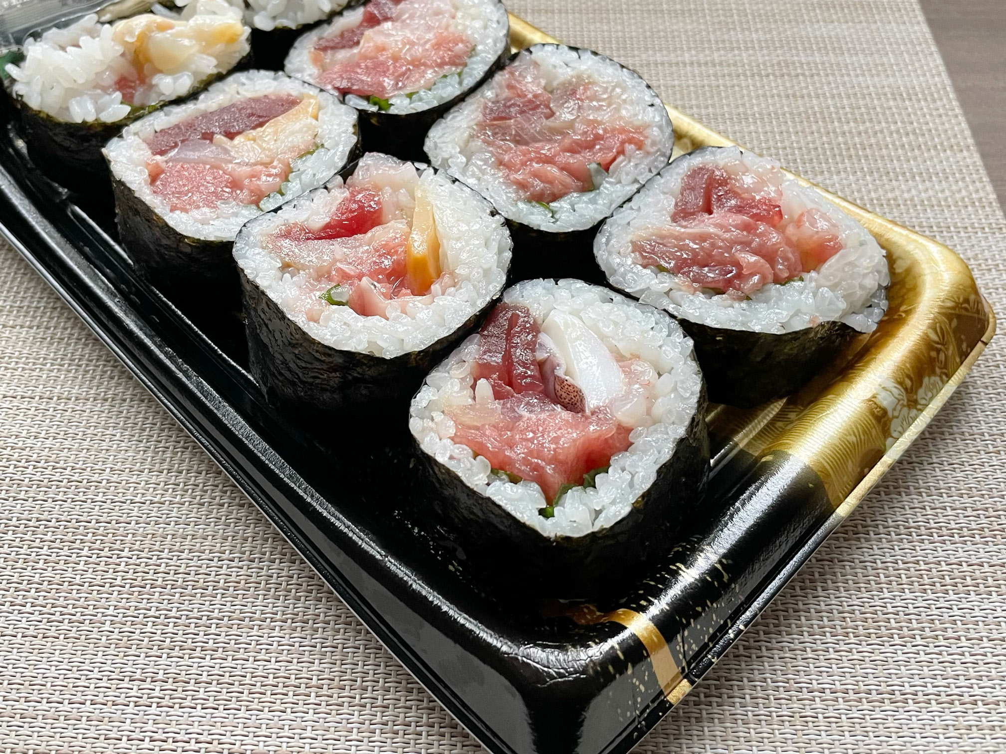 お魚贅沢太巻き