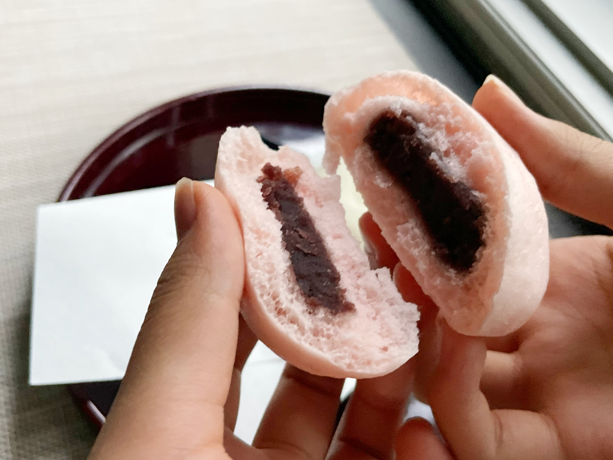 「御菓子司つば屋」の酒まんじゅうの断面