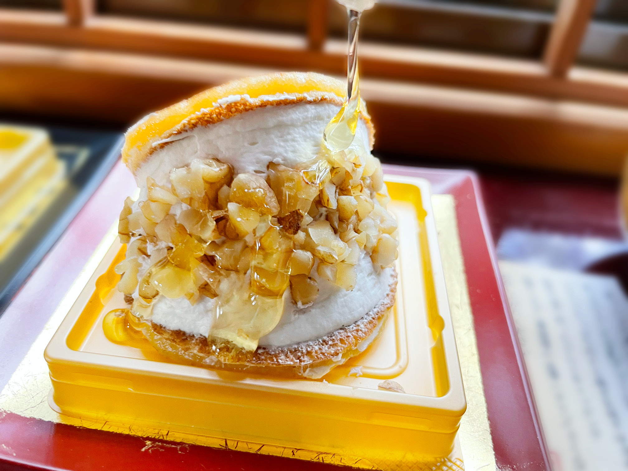 「御菓子司つば屋」の和リトッツォ・ハニー&ソルト