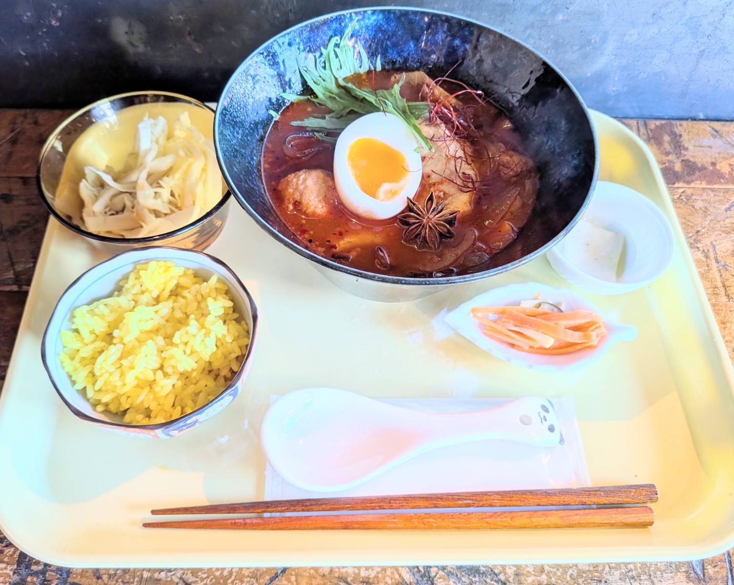 有松｜ピリリと辛旨！エスニック料理が楽しめる「Islet Canteen（アイレットキャンティーン）」