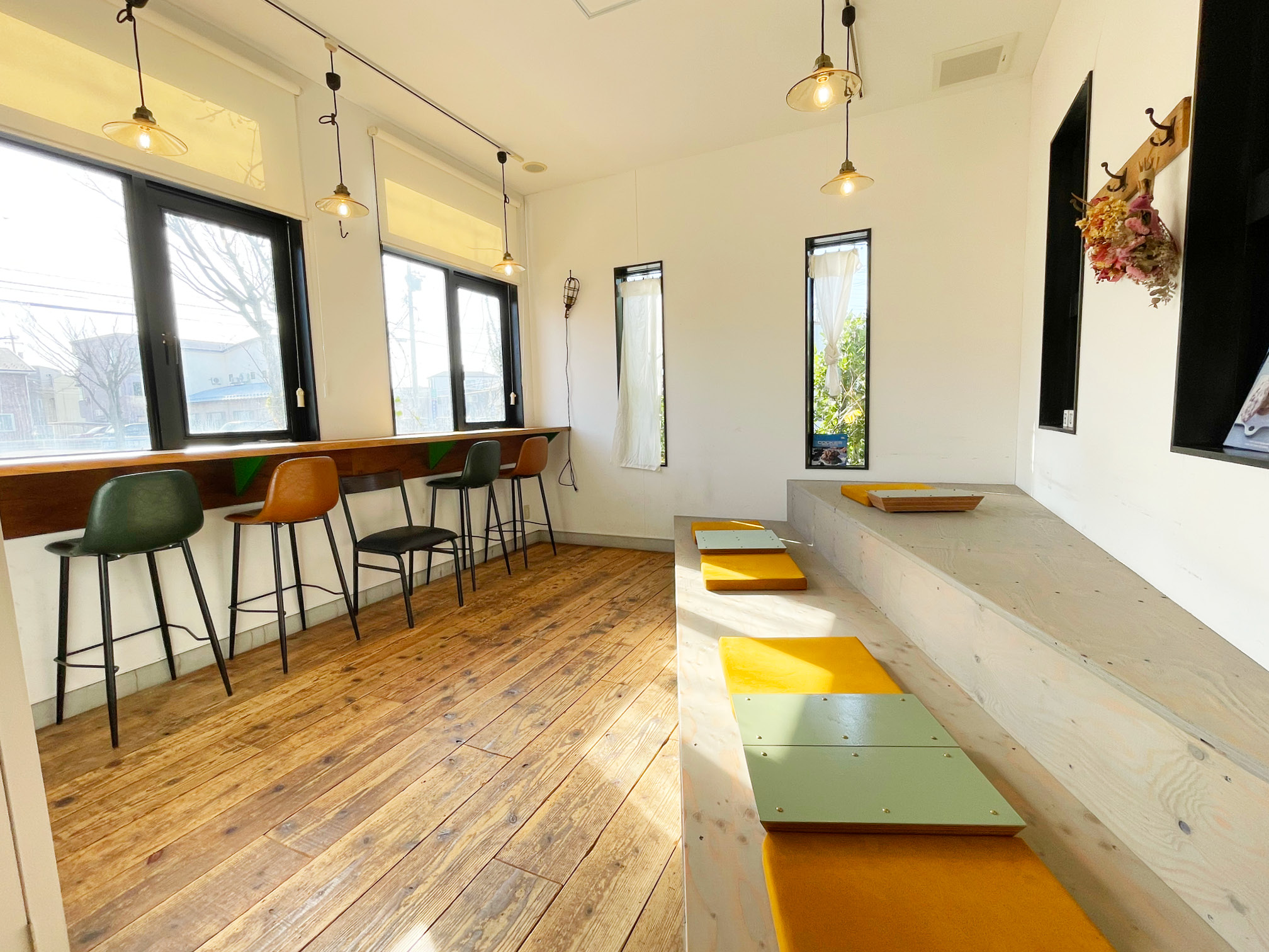 ハグ・ミトン・ワークスのイートインスペース