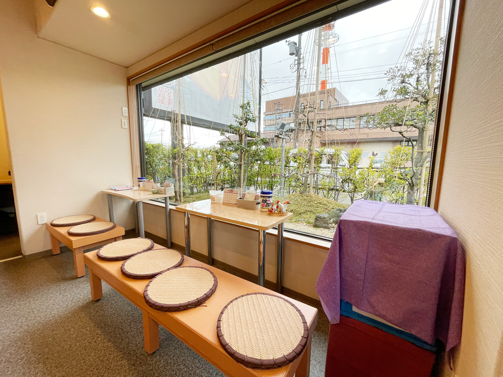 烏鶏庵 本店の店内イートインスペース