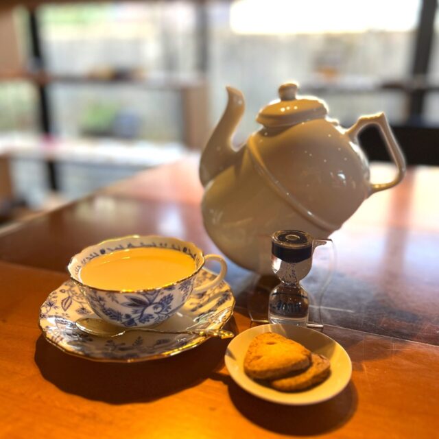 藤江北｜「はんなり」な時間に寄り添う、読書と雑貨とこだわりカフェ「はんな」