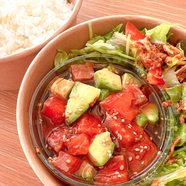 三十苅｜テイクアウトの人気店がパワーアップ！メニューもお楽しみも盛りだくさんの“おもちゃ箱”「Cook どれみ」