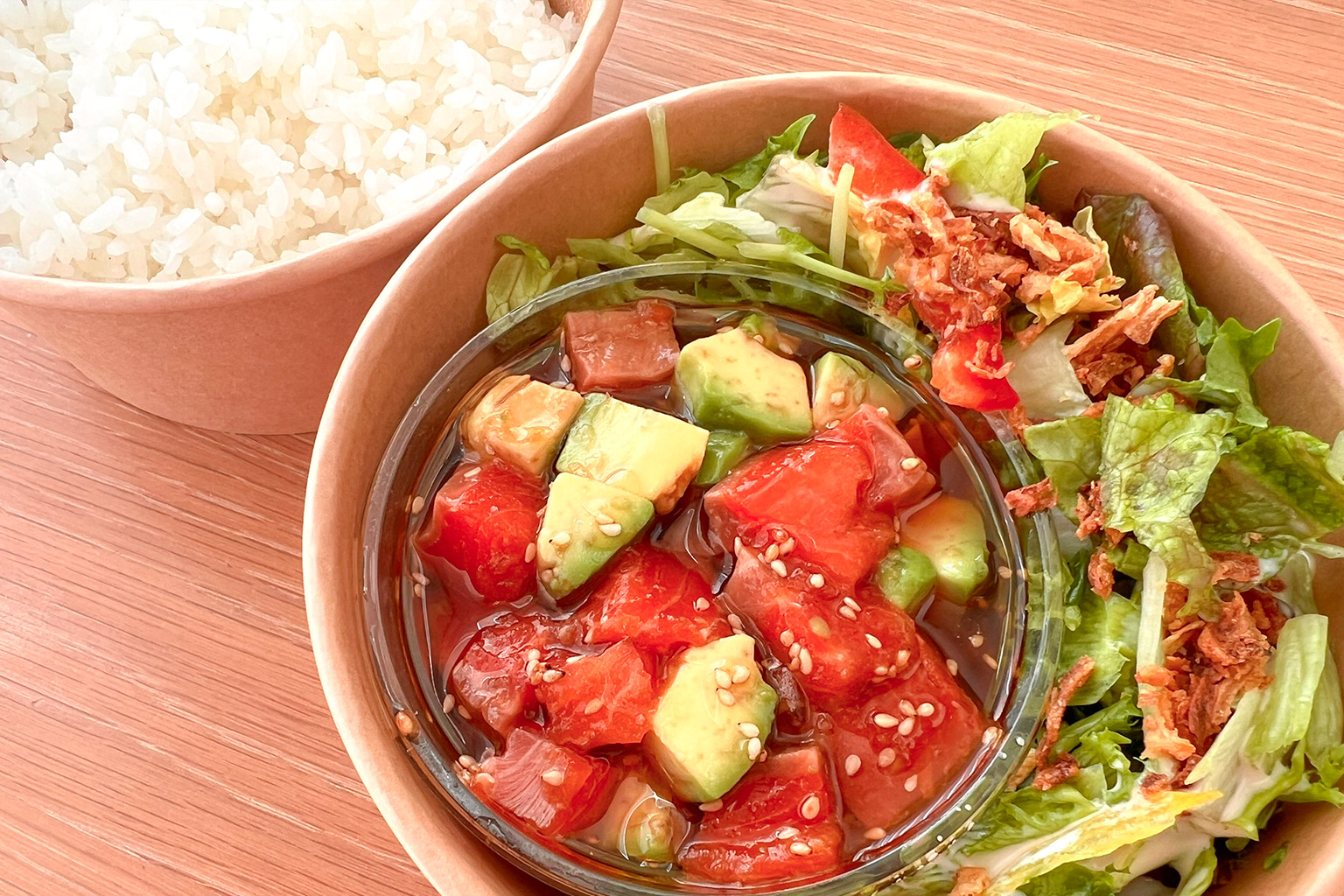 三十苅｜テイクアウトの人気店がパワーアップ！メニューもお楽しみも盛りだくさんの“おもちゃ箱”「Cook どれみ」