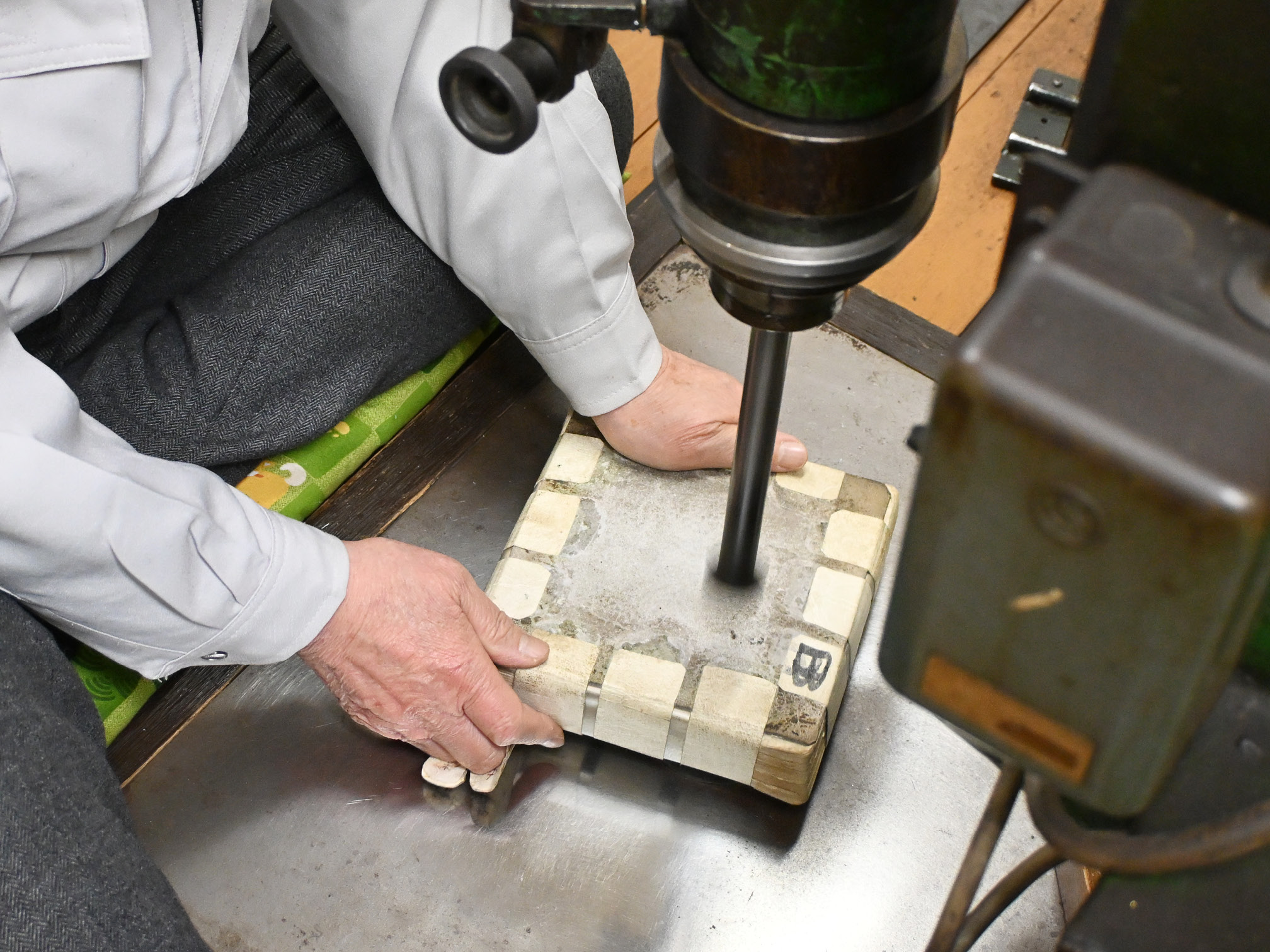 箔座の金箔職人