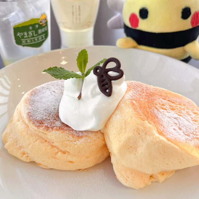 大桑｜はちみつの楽園でしあわせのひとときを。昭和5年創業の養蜂場直営カフェ「金澤やまぎし養蜂場 大桑店／みつばちかふぇ」