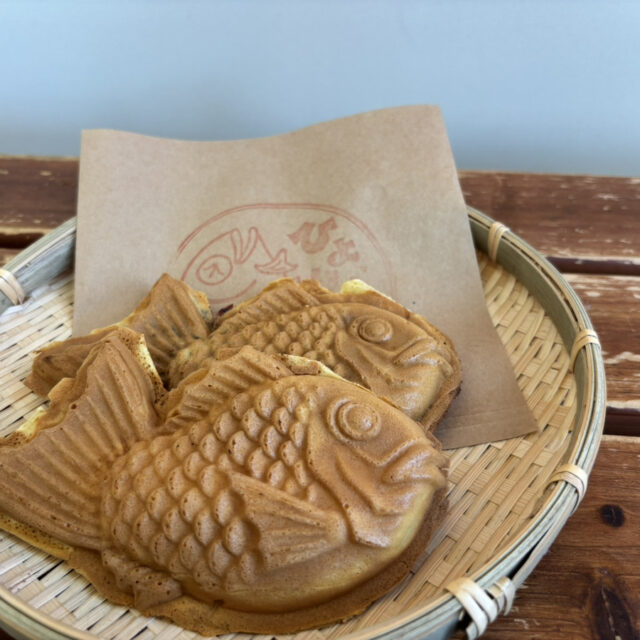 西金沢｜焼きたてのたい焼きとご褒美アイス、手軽な冷凍餃子まで揃うお店「たい焼き ひより金沢」