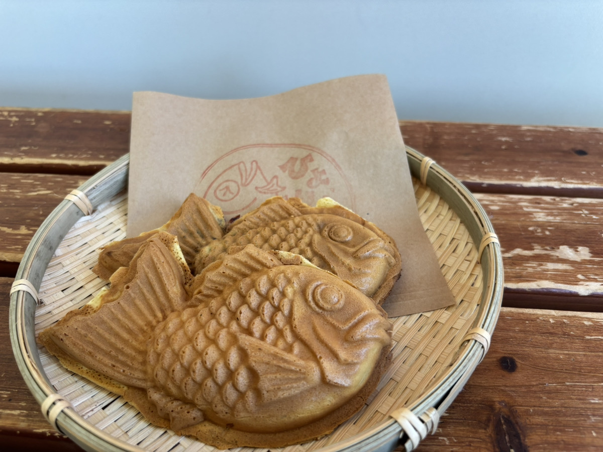 西金沢｜焼きたてのたい焼きとご褒美アイス、手軽な冷凍餃子まで揃うお店「たい焼き ひより金沢」