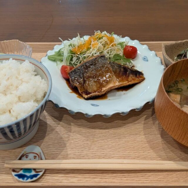 石引｜丁寧な和定食と素材の持ち味を活かした手作りスイーツの店「食堂sasanqua（サザンカ）」