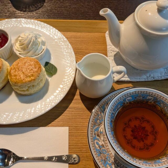 香林坊｜秒単位で淹れる紅茶とスコーンの時間「ぽっちゃん」