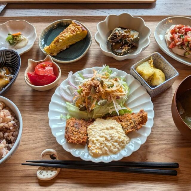 東山｜母娘で受け継ぐ、体にやさしいごはんと豚角煮カレー「syamaron.（シャマロン）」
