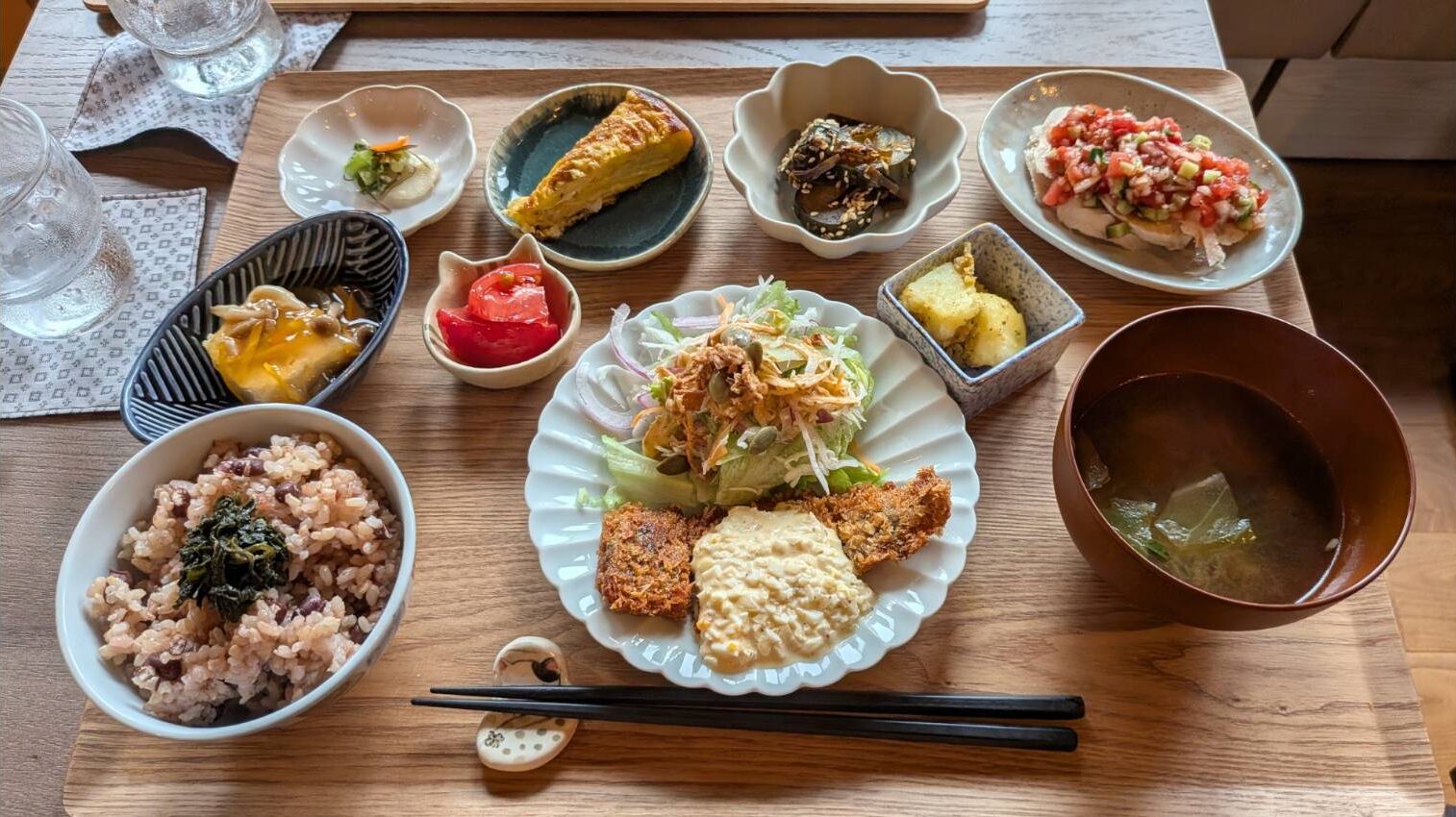東山｜母娘で受け継ぐ、体にやさしいごはんと豚角煮カレー「syamaron.（シャマロン）」