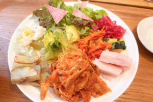 大額｜手作りのお惣菜と金澤めった汁でほっとひと息「ひなた食堂」
