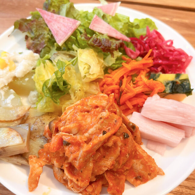 大額｜手作りのお惣菜と金澤めった汁でほっとひと息「ひなた食堂」
