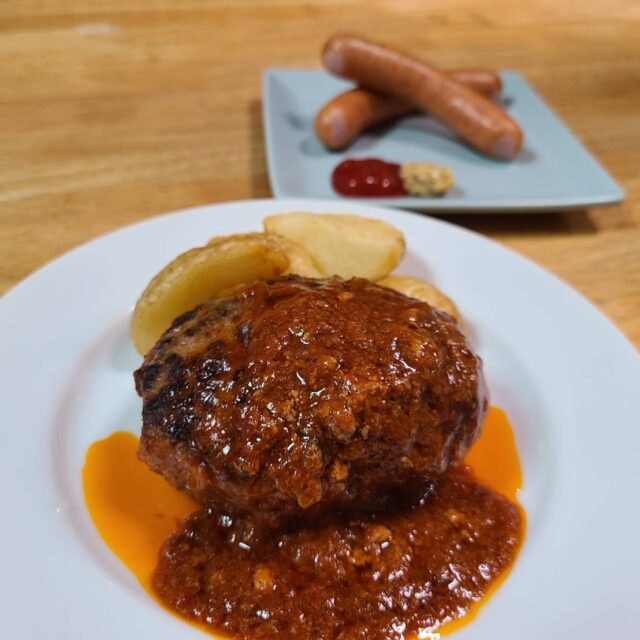 入江｜日々の食卓を贅沢にする上質な肉と出会う精肉店「RRS MEAT（アールアールエス ミート） リョウマくんのお店」