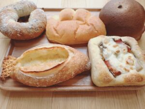 示野町｜売り切れ必至の隠れ家！国産小麦の手作りパンが愛される「パン屋 まるしゅ」